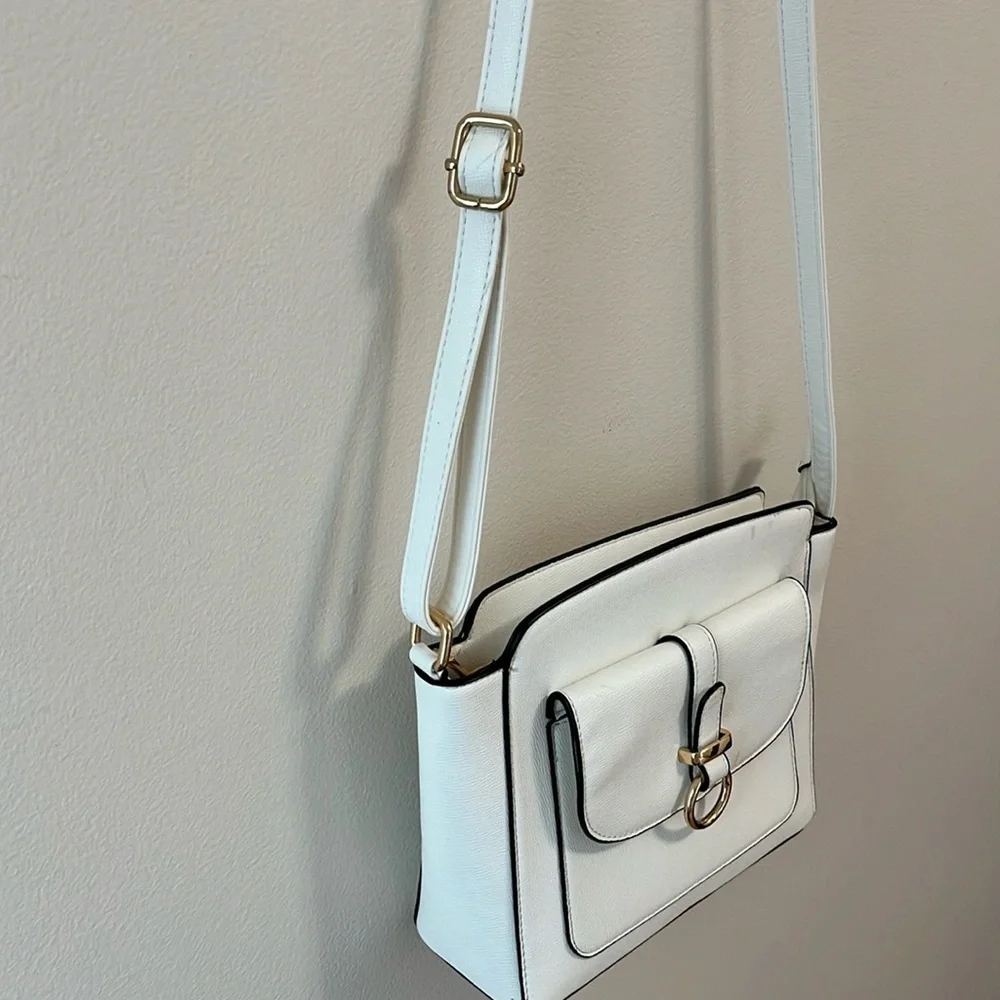 Crossbody purse white gold tone accents & feet long adjustable strap textured
